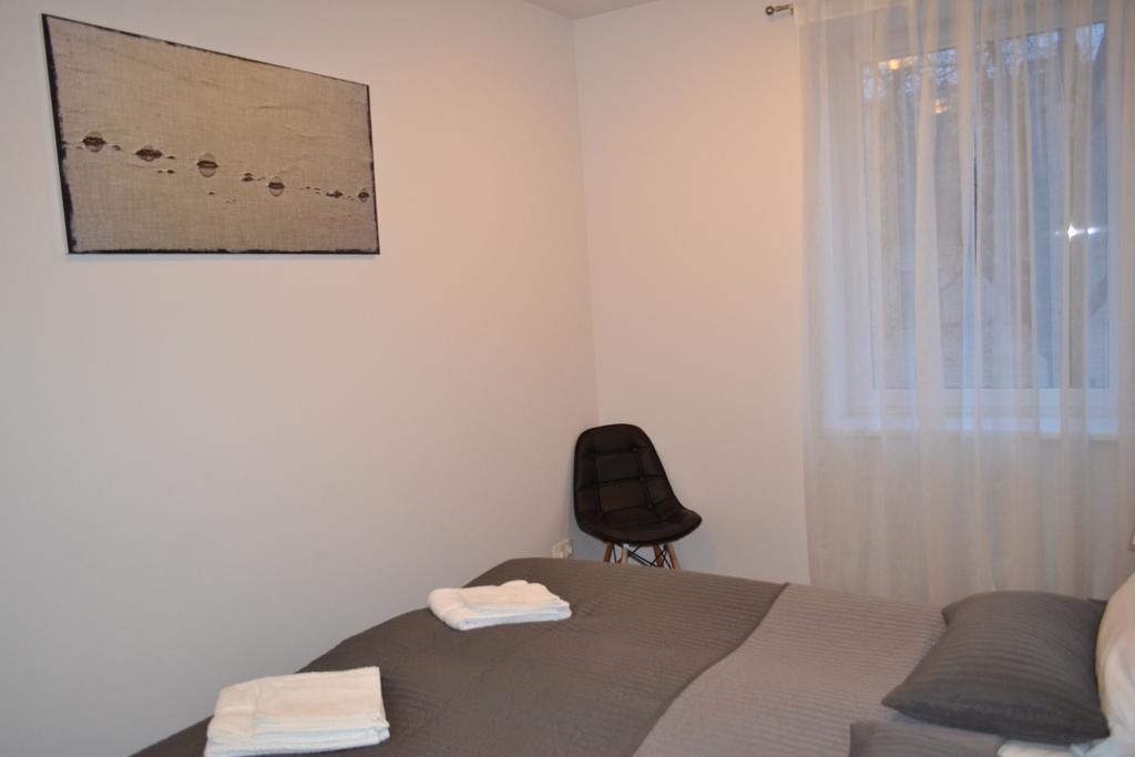 Ng Apartments Plunge Room photo